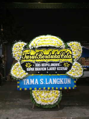 Papan Bunga Duka di Kayoa